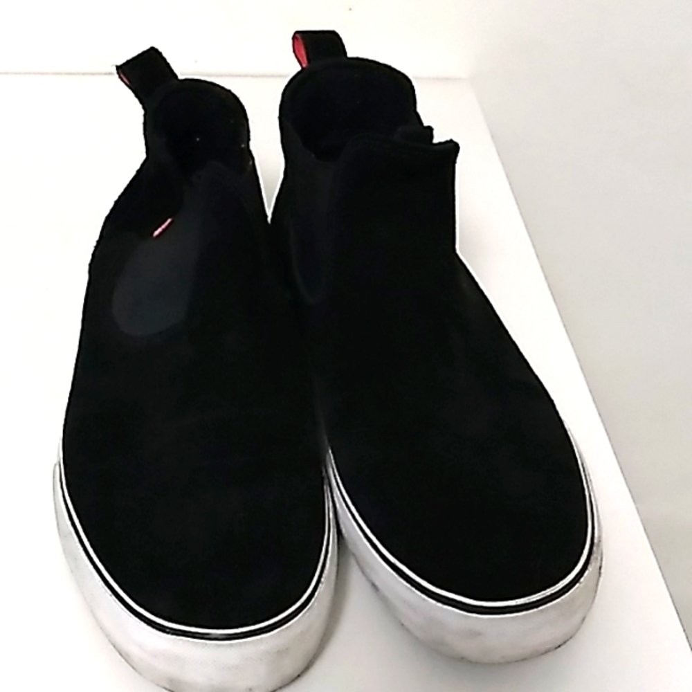 GlOBE sneakers
